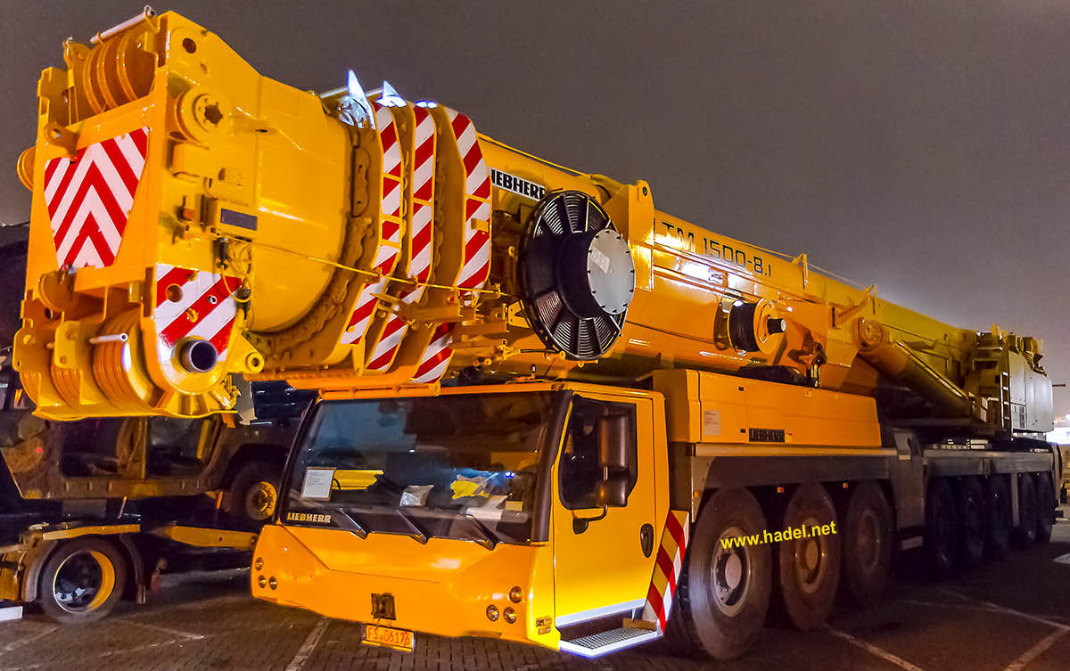 Liebherr LTM 1500-8.1 / SN: 095 402 on the way to South Korea>                 				 </div>
			<div class=