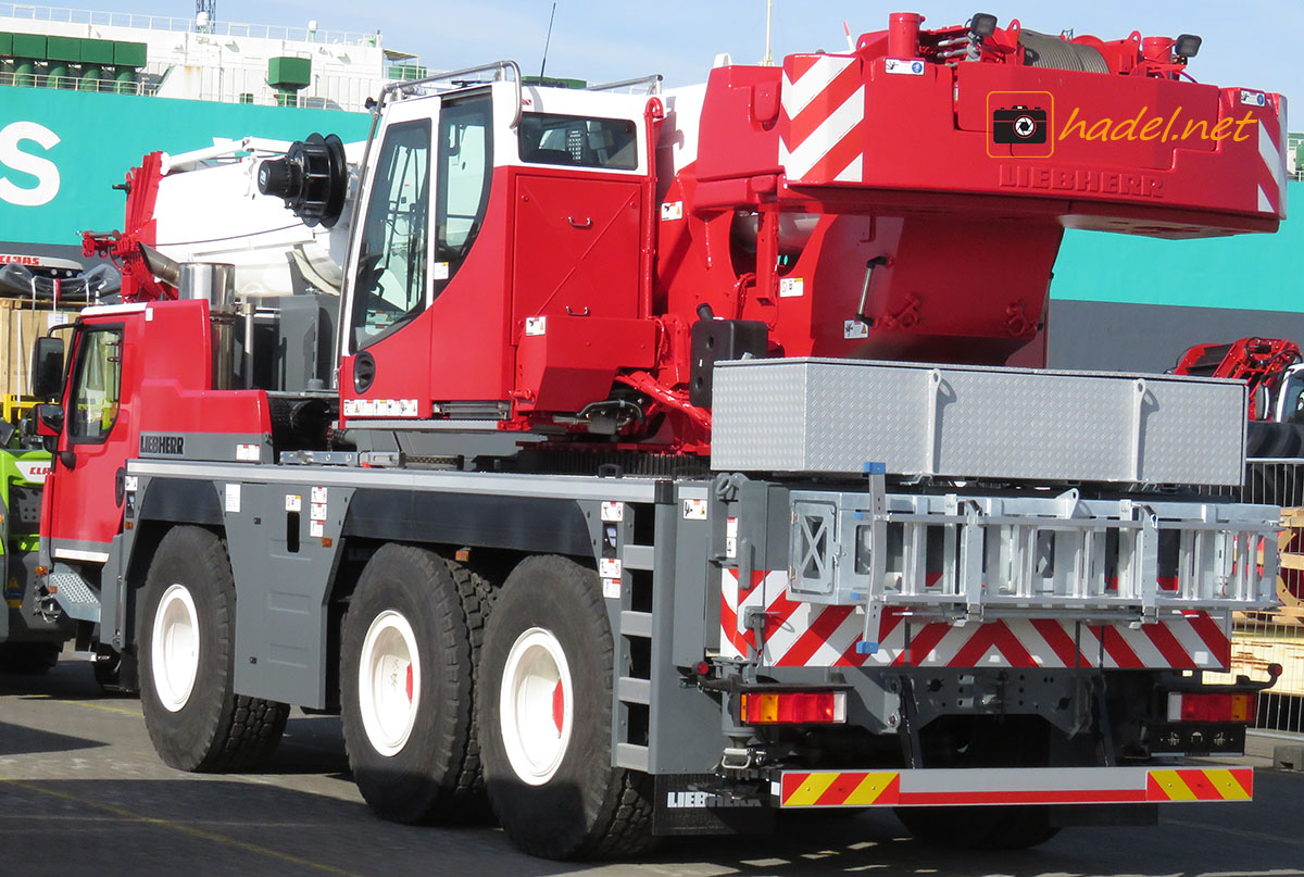 Liebherr LTM 1060-3.1 / SN: 040 130 via Port Kembla (Australien)>                 				 </div>
			<div class=