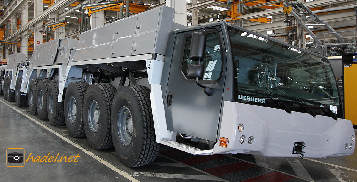 Liebherr LTM 1750-9.1 / SN: 096 247 dancing in the Liebherr factory Ehingen during customer days 2018