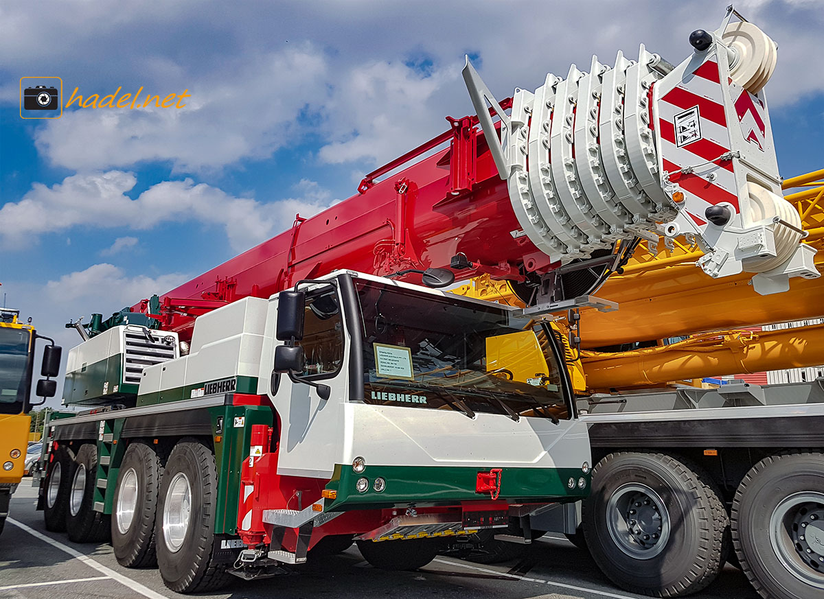 Liebherr LTM 1100-4.2 / SN: 064 435 on the way to Australia via Port Melbourne