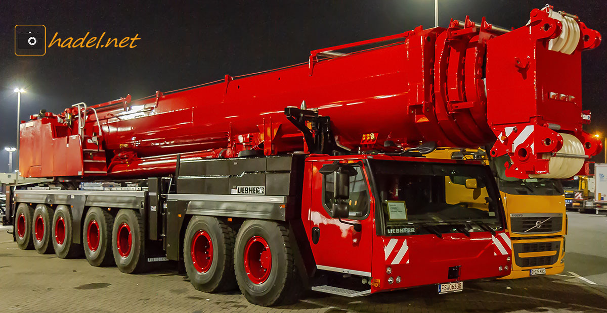 Liebherr LTM 1400-7.1 / SN: 072 387 on the way to Port Galveston (USA)